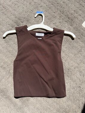 Aritizia Babaton Chocolate Brown Ribbed Sleeveless Tank